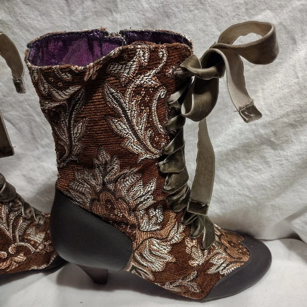 🌍 Poetic Licence || 2.5" Lady Victoria Boots - Picture 3 of 12